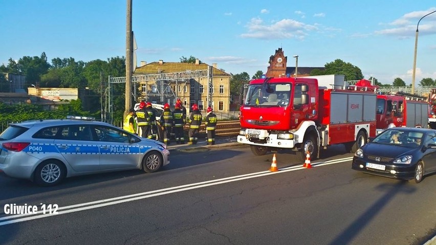 Wypadek w Gliwicach na wiadukcie. Zdjęcia dzięki uprzejmości...