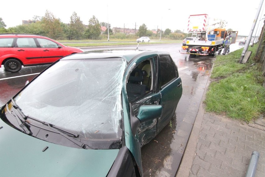 Wypadek na al. Sobieskiego. Cztery auta rozbite