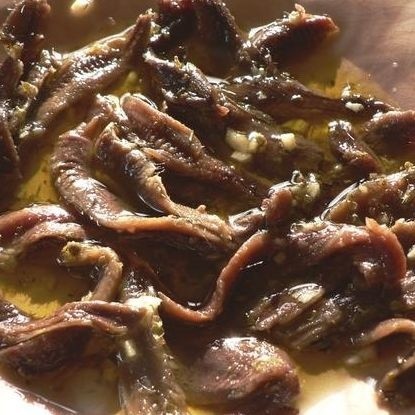 O smaku sałatki decydują fileciki anchois