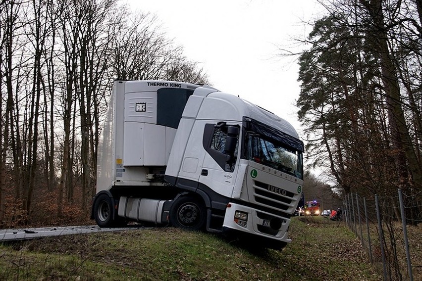 Wypadek na S3. Nie żyje kierowca. Alkohol przyczyną tragedii