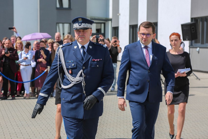 Kraków. Ślubowanie 40 nowo przyjętych policjantów. Gdzie trafią?