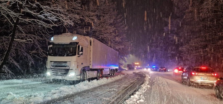 Na ulicy Gdańskiej w Koszalinie pojazdy ciężarowe mają...