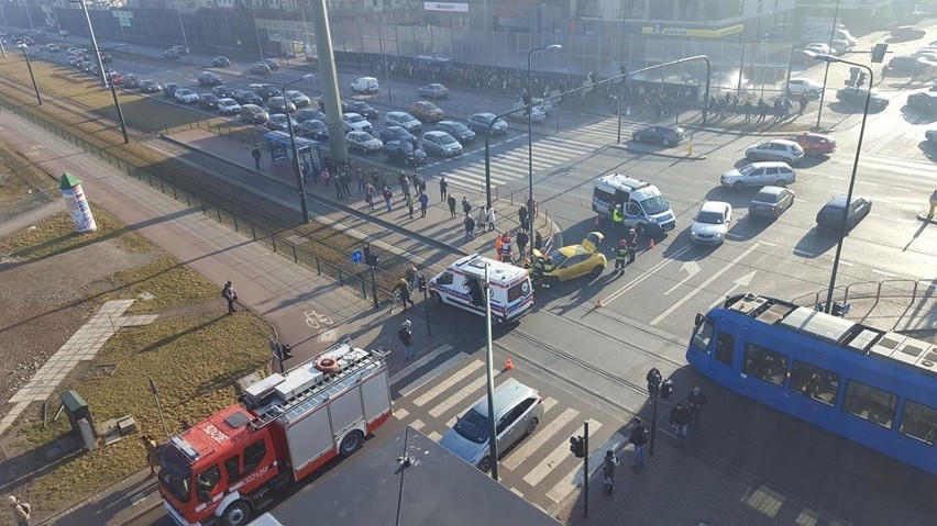 Groźny wypadek w Krakowie. Na wysokości przystanku...