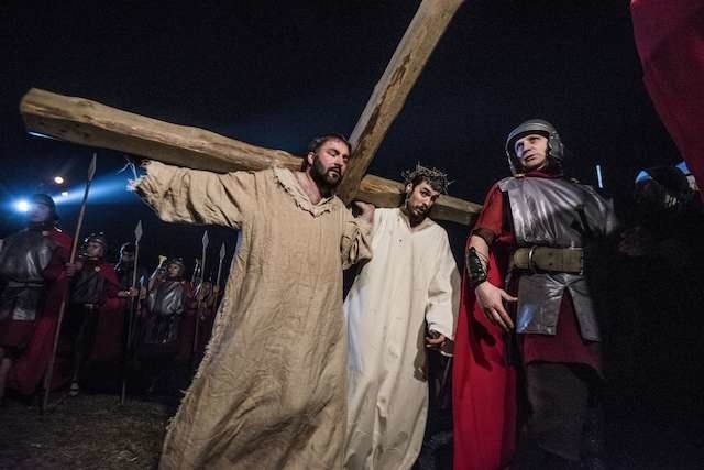 Coroczna inscenizacja ukazująca, ostatnie chwilę życia Jezusa Chrystusa to już Wielkanocna tradycja w pod toruńskim Grębocinie.