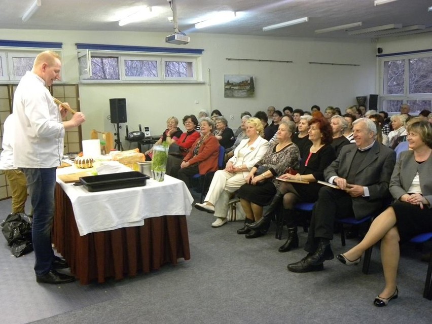 Remigiusz Rączka piekł pyszności w wodzisławskiej Bibliotece