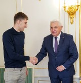 Trener reprezentacji Polski i kapitan Jagiellonii z wizytą u prezydenta Białegostoku