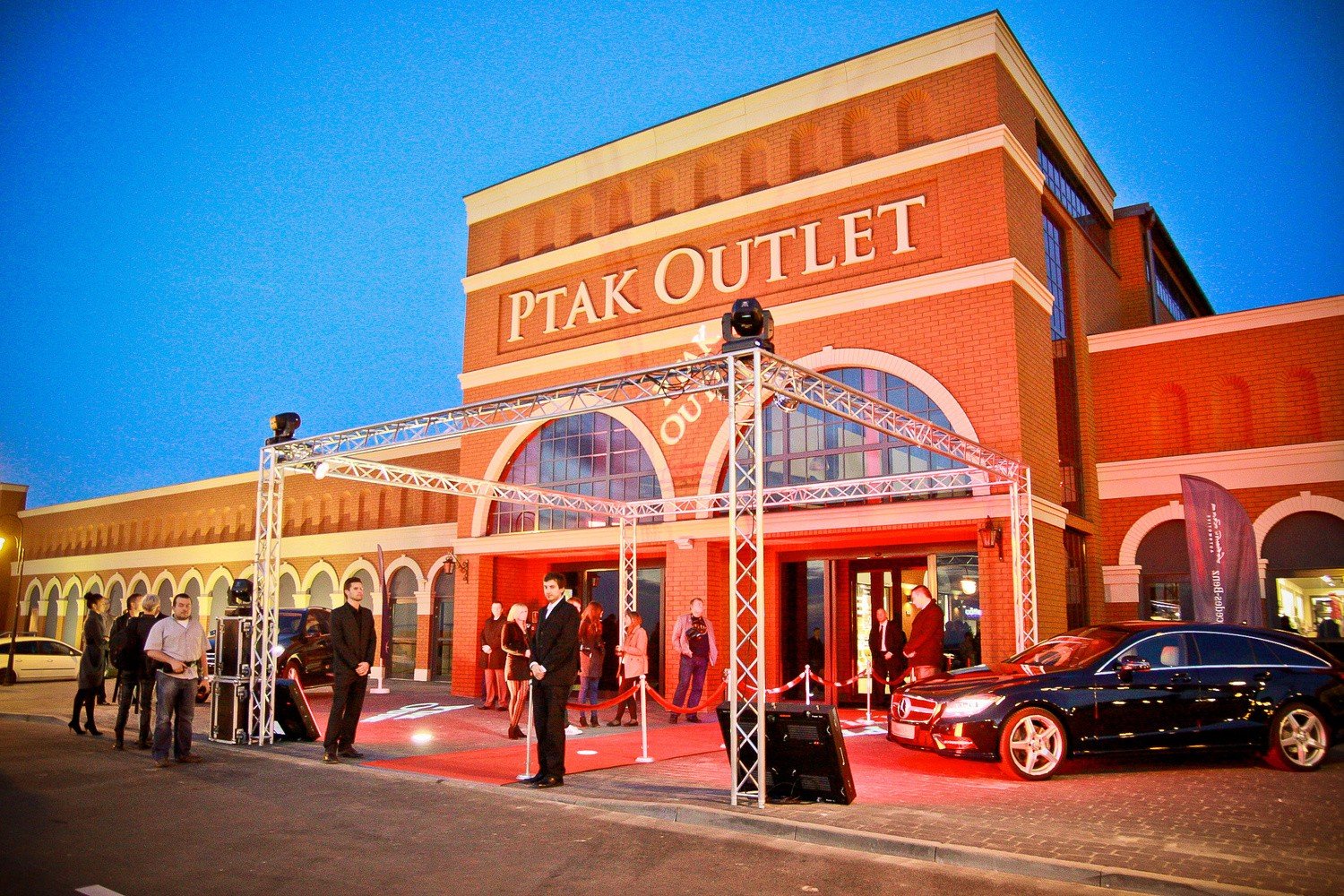 Centrum Handlowego Ptak W Rzgowie