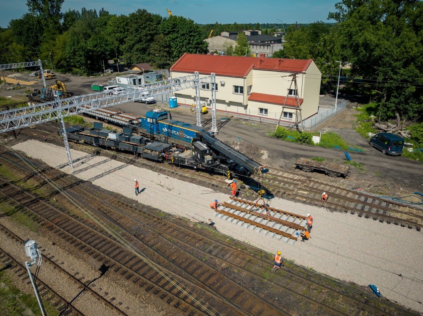 Na stacji w Oświęcimiu widać już efekty modernizacji, która...