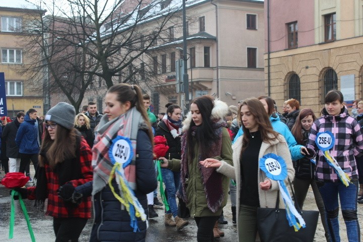 Pół tysiąca par zatańczyło poloneza w Zabrzu