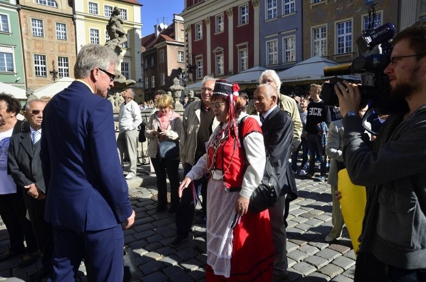 Senioralni. Poznań: Prezydent przekazał seniorom klucze do...