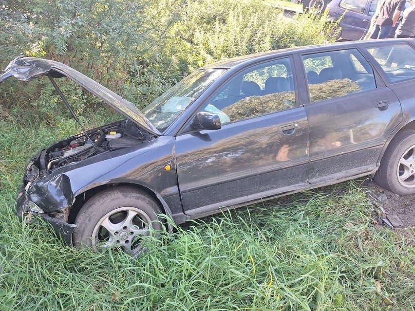 Zderzenie dwóch samochodów miejscowości Rybina. Na miejscu cztery zastępy PSP