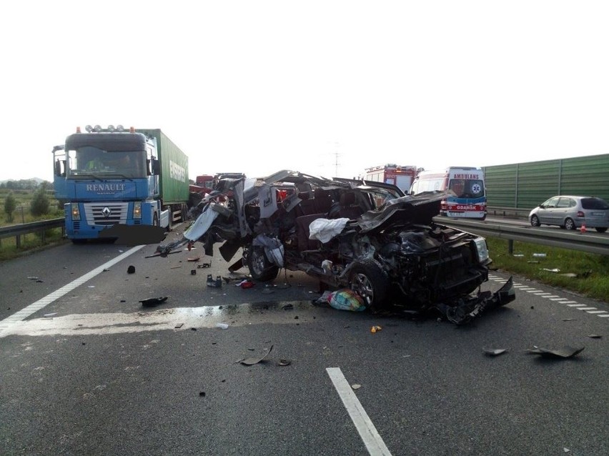 Śmiertelny wypadek na południowej obwodnicy Gdańska we wtorek, 24.07.2018. Nie żyje dwoje dzieci, 3 osoby w stanie ciężkim