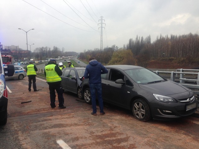 Wypadek na DTŚ w Katowicach spowodował ogromny korek na trasie od Chorzowa