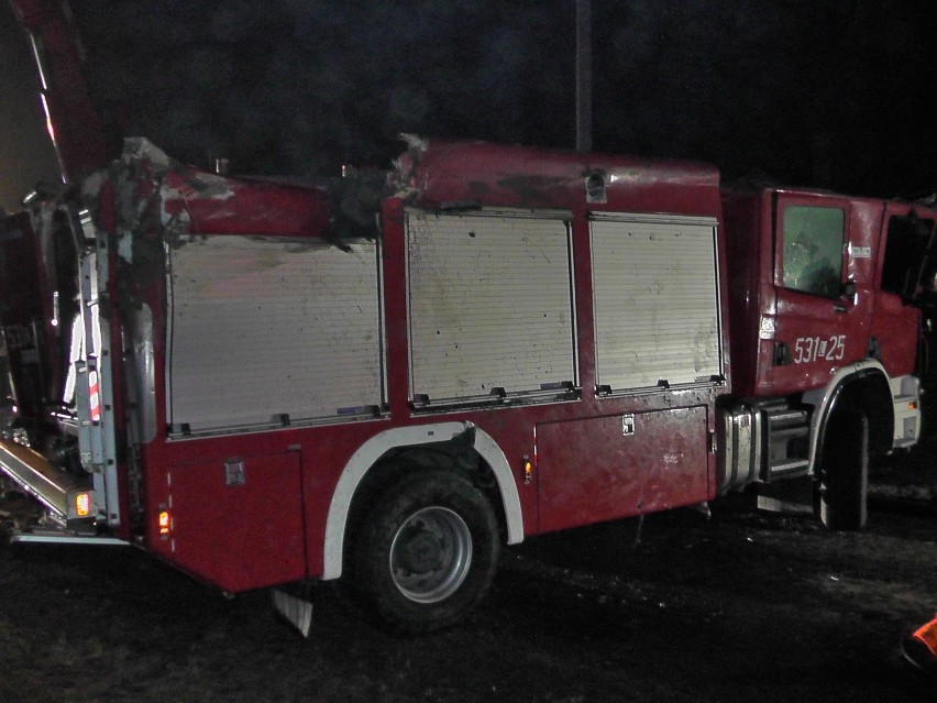W Świdniku dachował wóz strażacki. Trzech strażaków rannych