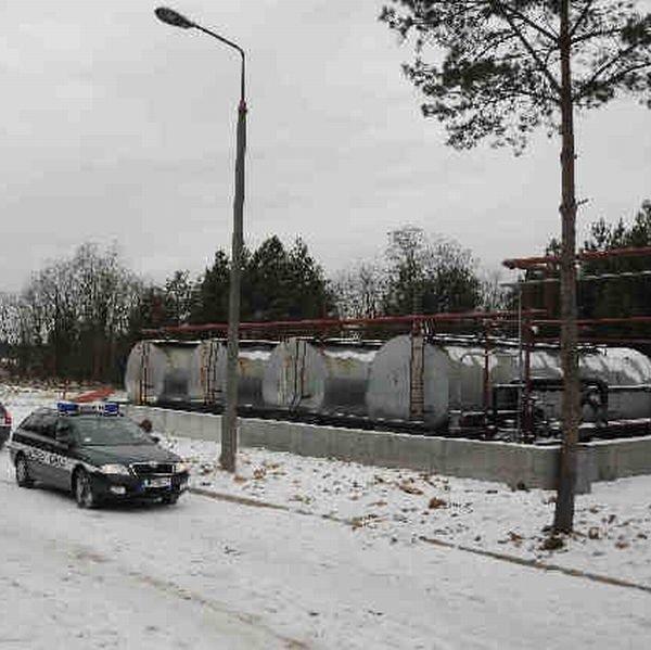 Policjanci i funkcjonariusze Izby Celnej w Ostrowcu wkroczyli, kiedy oszuści włączyli duże instalacje do przerobu oleju opałowego na napędowy.