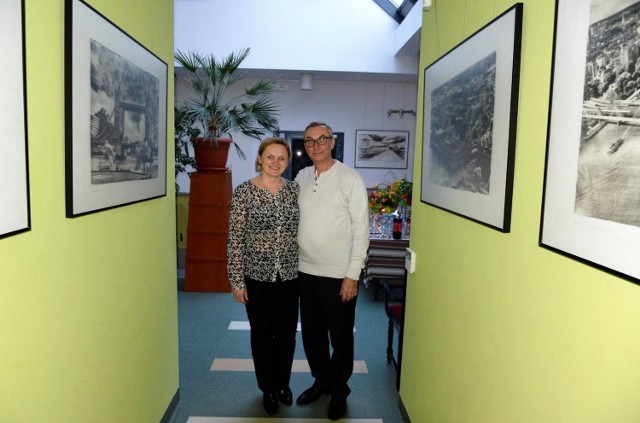 Ryszard Cabała z żoną Edytą na wystawie w Zielonkach