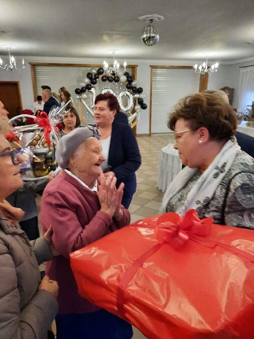 Władysława Celkowska świętowała setne urodziny w otoczeniu...