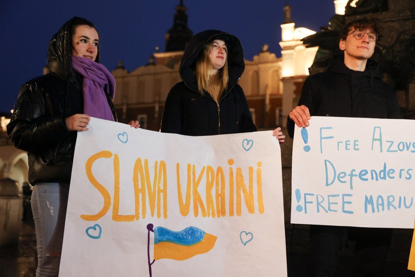 Niemy protest przeciwko wojnie na Ukrainie w Krakowie