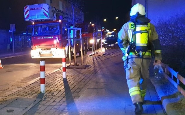Od poniedziałku 3 stycznia strażacy-ratownicy z ochotniczych straży mogą występować do komendantów powiatowych o przyznanie „świadczenia ratowniczego” wysokości 200 złotych miesięcznie