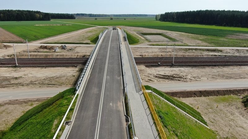 Budowa Rail Baltica. Nowe wiadukty na trasie Białystok-Czyżew..Porośl-Kije