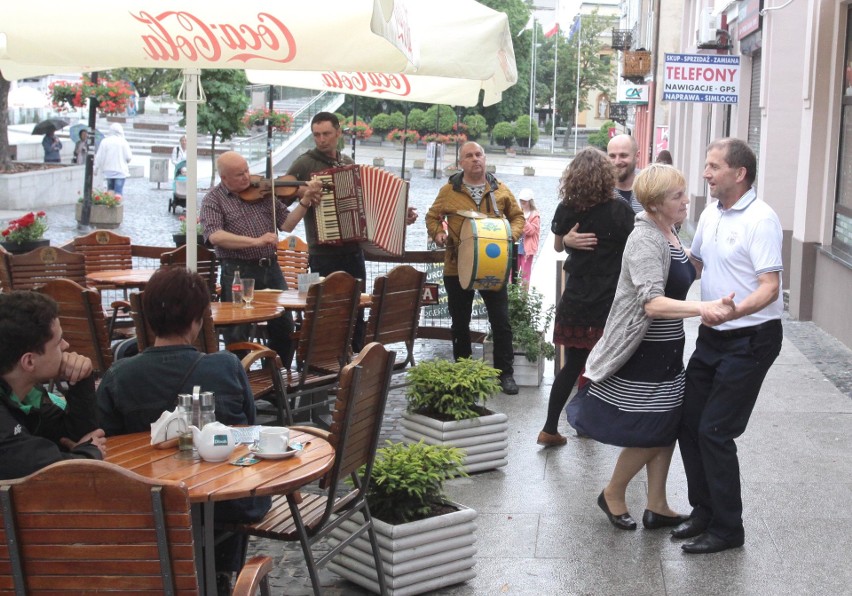 Zawieruchy Radomskie 2017 zakończone. W Radomiu grali mistrzowie muzyki ludowej i ich uczniowie