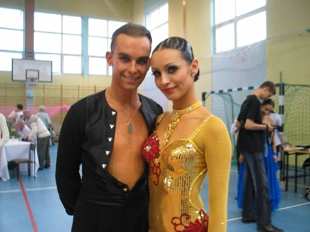 Bartosz Burka i Agata Nawoj zostali Mistrzami Okręgu Dolnośląskiego w tańcach latynoamerykańskich