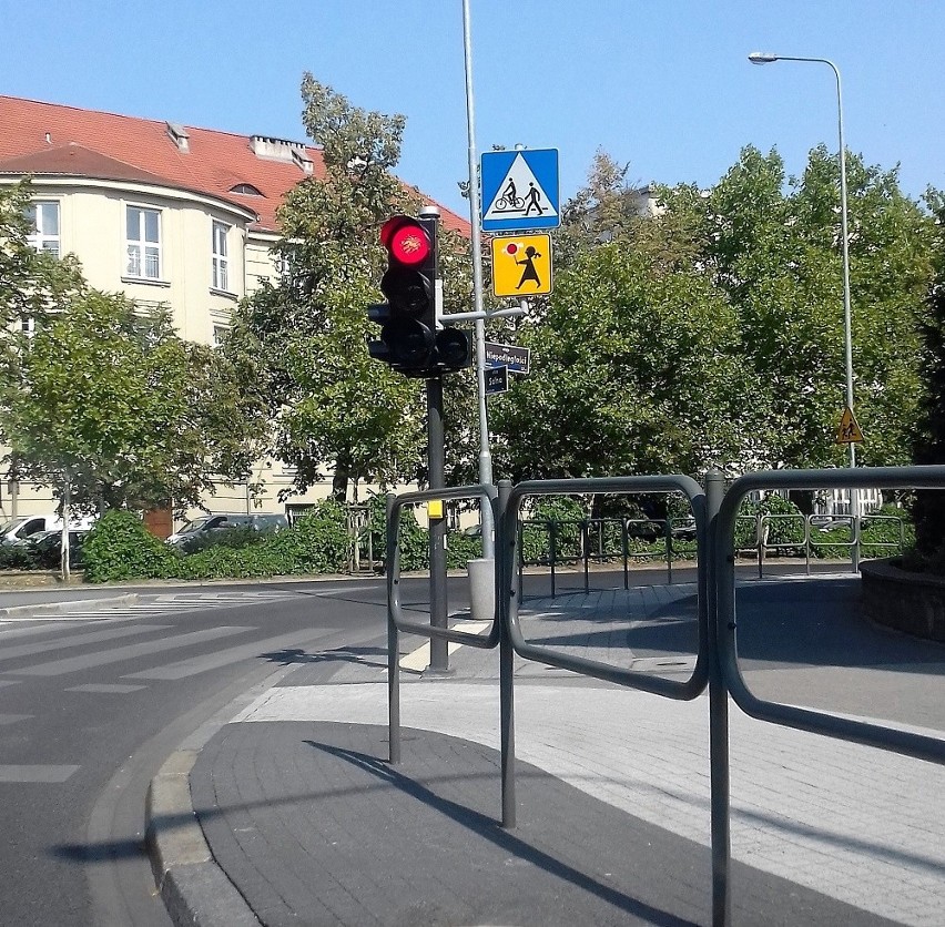 Poznań: Bezpieczeństwo drogowe przy szkołach - ich okolice mają być nadal kontrolowane 