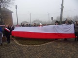 Gmina Grajewo. Społeczność szkolna przeszła ulicami Białaszewa z okazji 11 listopada (zdjęcia)