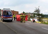 Wypadek w Knurowie. Auto wpadło do rowu. Ratownicy reanimowali kierowcę