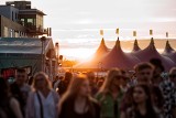 Open'er Festival 2022: Gwiazdy reagują na przerwanie festiwalu. Internet zalała fala zdjęć. Zobaczcie