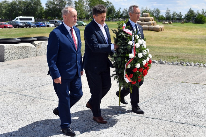 „Paliło się krematorium, paliły się inne baraki". Minęła 76. rocznica likwidacji obozu koncentracyjnego na Majdanku