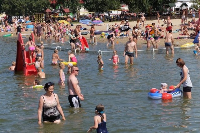 Zdaniem władz gminy Chojnice, Jezioro Charzykowskie i inne powinny należeć do "spokojnych" obywateli