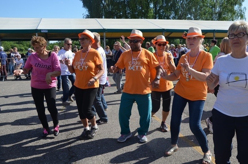 Kęty. Sukces Uniwersytetu Trzeciego Wieku w międzynarodowej olimpiadzie sportowej. Wśród ekip z Małopolski Kęty były najlepsze [ZDJĘCIA]