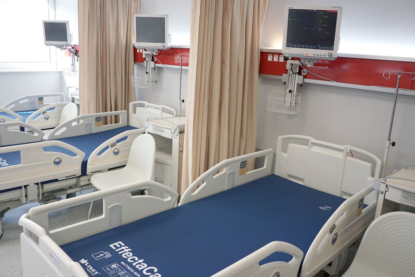 Oddział kardiologiczny w szpitalu Kopernika w Łodzi po remoncie. Pacjenci nie leżą już w jednej ciasnej sali chorych [ZDJĘCIA]