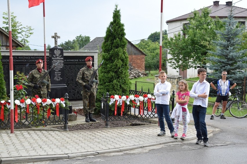 Wspomnienia z pacyfikacji Łaz. Poszli na tortury, ale nikt nie zdradził [ZDJĘCIA]