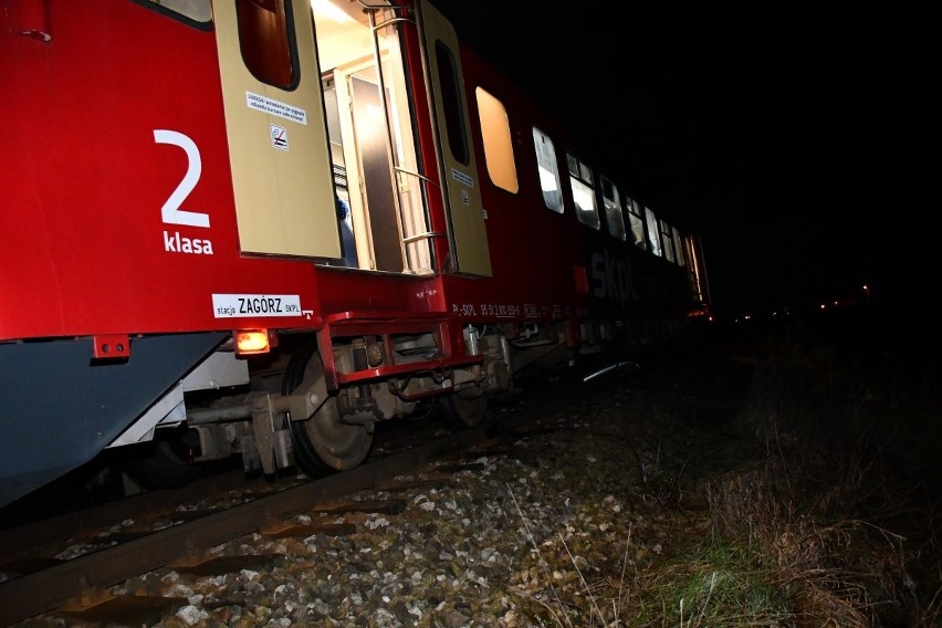 Po wypadku kolejowym w Tarnobrzegu policjanci szukają świadków (ZDJĘCIA)
