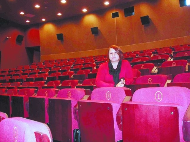 &#8211; Na widowni możemy pomieścić 340 osób &#8211; mówi Beata Makuch. &#8211; Na tej sali będą odbywały się nie tylko projekcje filmów, ale &#8211; tak jak wcześniej &#8211; przedstawienia teatralne czy występy zespołów.