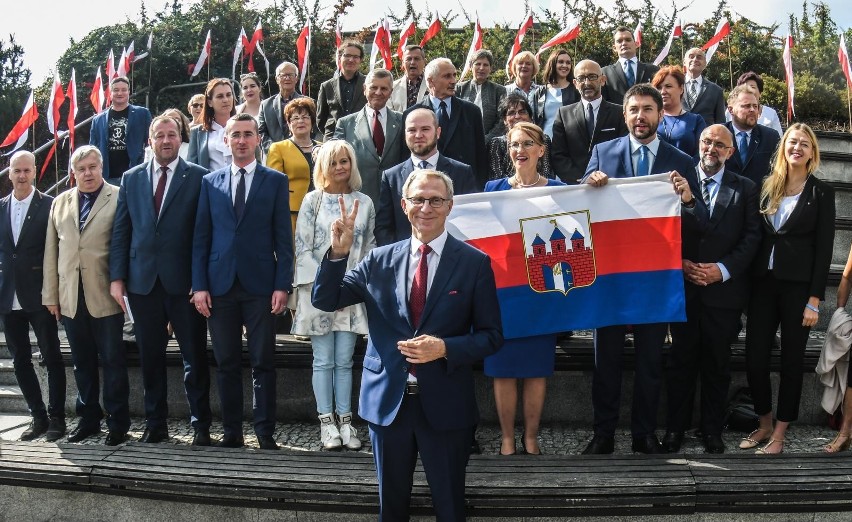 W piątek 14 września komisja wyborcza zarejestrowała...