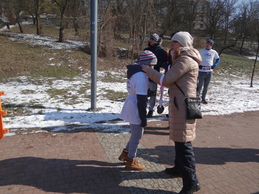 W Sandomierzu prawie 200 osób pobiegło „Wilczym Tropem”. Najmłodsza biegaczka miała roczek, najstarszy zawodnik - 71 lat