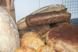 Chleb nie tylko dla smaku, ale i zdrowia. Jak wybrać najlepszy bochenek? 