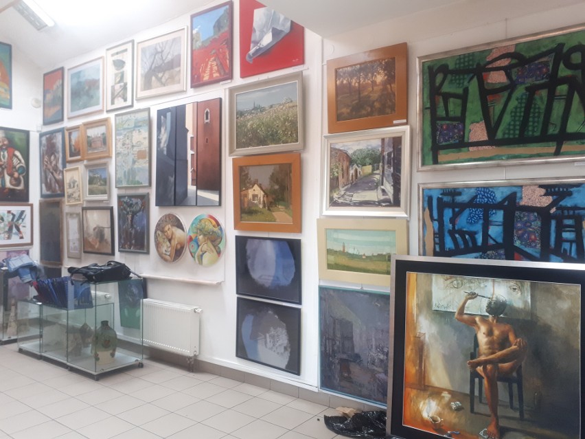 Pracownicy walczą o galerię sztuki Biuro Wystaw Artystycznych w Olkusz.  Zapowiadają manifestację przed urzędem