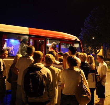 Pasażerowie, którzy czekali w sobotę w nocy na autobus, nie mieli szans na dojazd do Słupska.