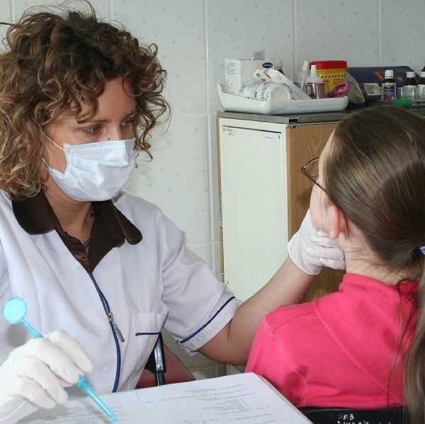 Stomatolog Agnieszka Chmielewska Cisłak, pisze doktorat o stanie zdrowia uzębienia 12-letnich uczniów z Podkarpacia. Wyniki jej badań są zatrważające. Nasze dzieci nie dbają o zęby.