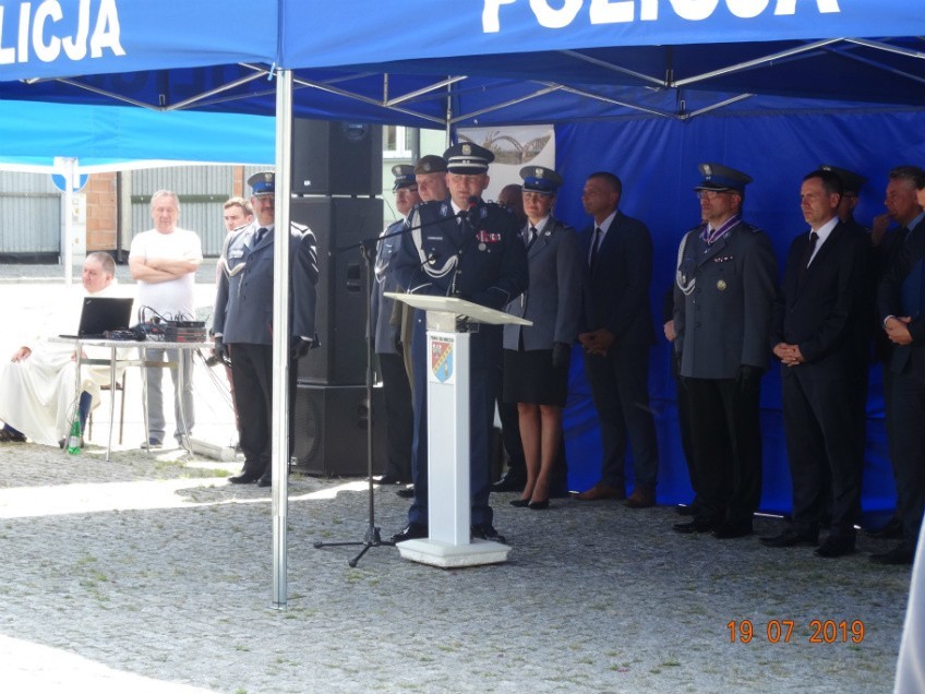 Święto policji w Białobrzegach. Był apel, odznaczenia i awanse
