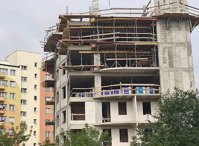 Na radomskich Plantach trwa budowa dwóch bloków mieszkalnych, gdzie do kupienia zostały już tylko trzy mieszkania.