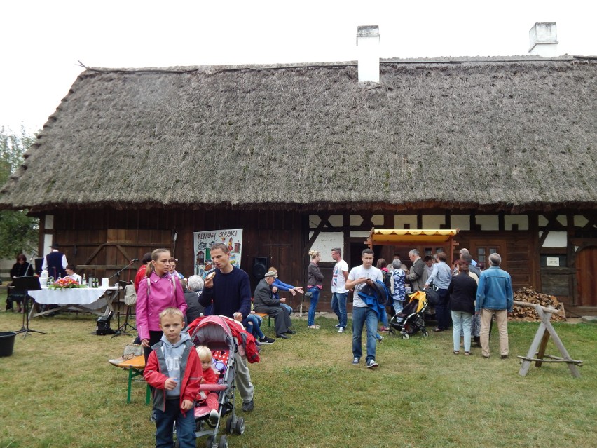 Święto Plonów - Targi Miodów w Muzeum Wsi Opolskiej w Opolu.