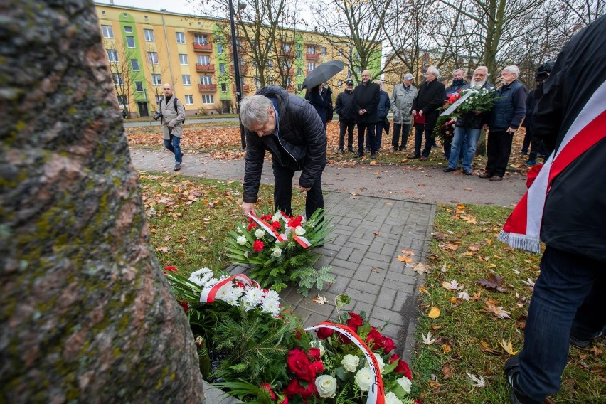 Na skwerze płk. Łukasza Cieplińskiego (skrzyżowanie ul....