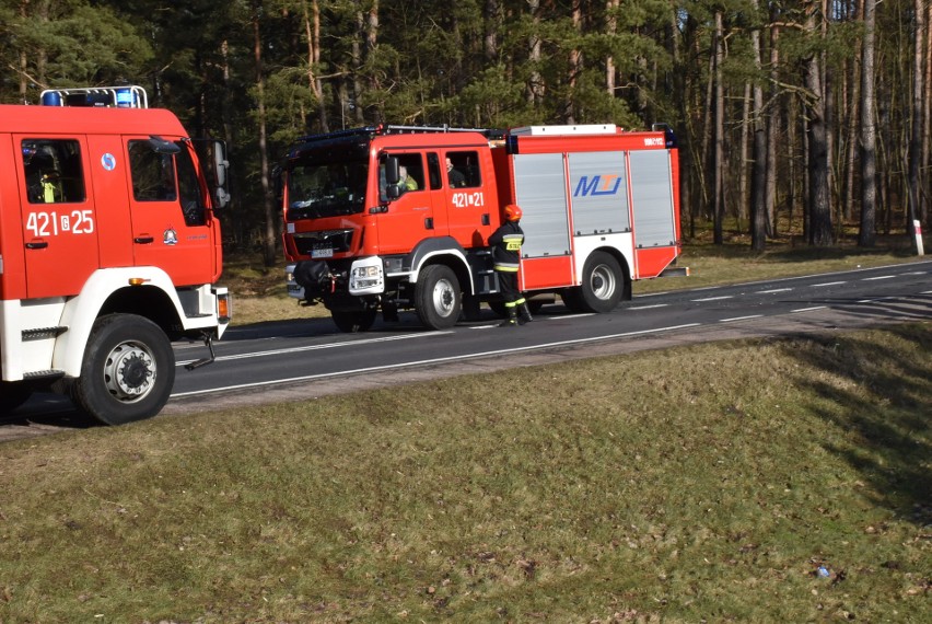 Wypadek z udziałem trzech samochodów - droga Człuchów-Rychnowy zablokowana!