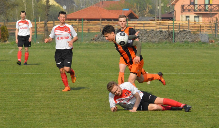 Słowianin Grębów (biało-czerwone stroje) - KP Zarzecze 2:1...