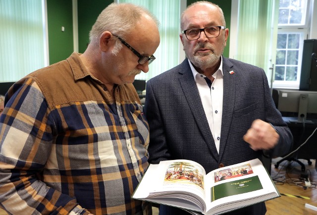 W gmachu Biblioteki Miejskiej w Grudziądzu odbyła się promocję książki „Z kart historii Zakładów Graficznych i Wydawniczych Wiktora Kulerskiego w Grudziądzu 1894-1939, Dzieje Narodu Polskiego w obrazach” autorstwa Ryszarda Bogdana Kucharczyka i Henryka Przerwy.